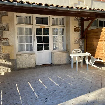 Maison d'hôtes Orangerie Du Château Marith - Et Avec Piscine 3*