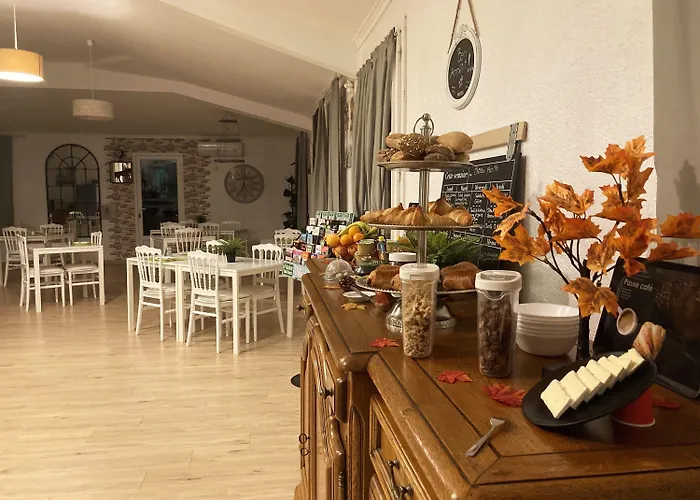 Orangerie Du Château Marith - Domaine Avec Piscine Maison d'hôtes Clairac (Lot-et-Garonne)